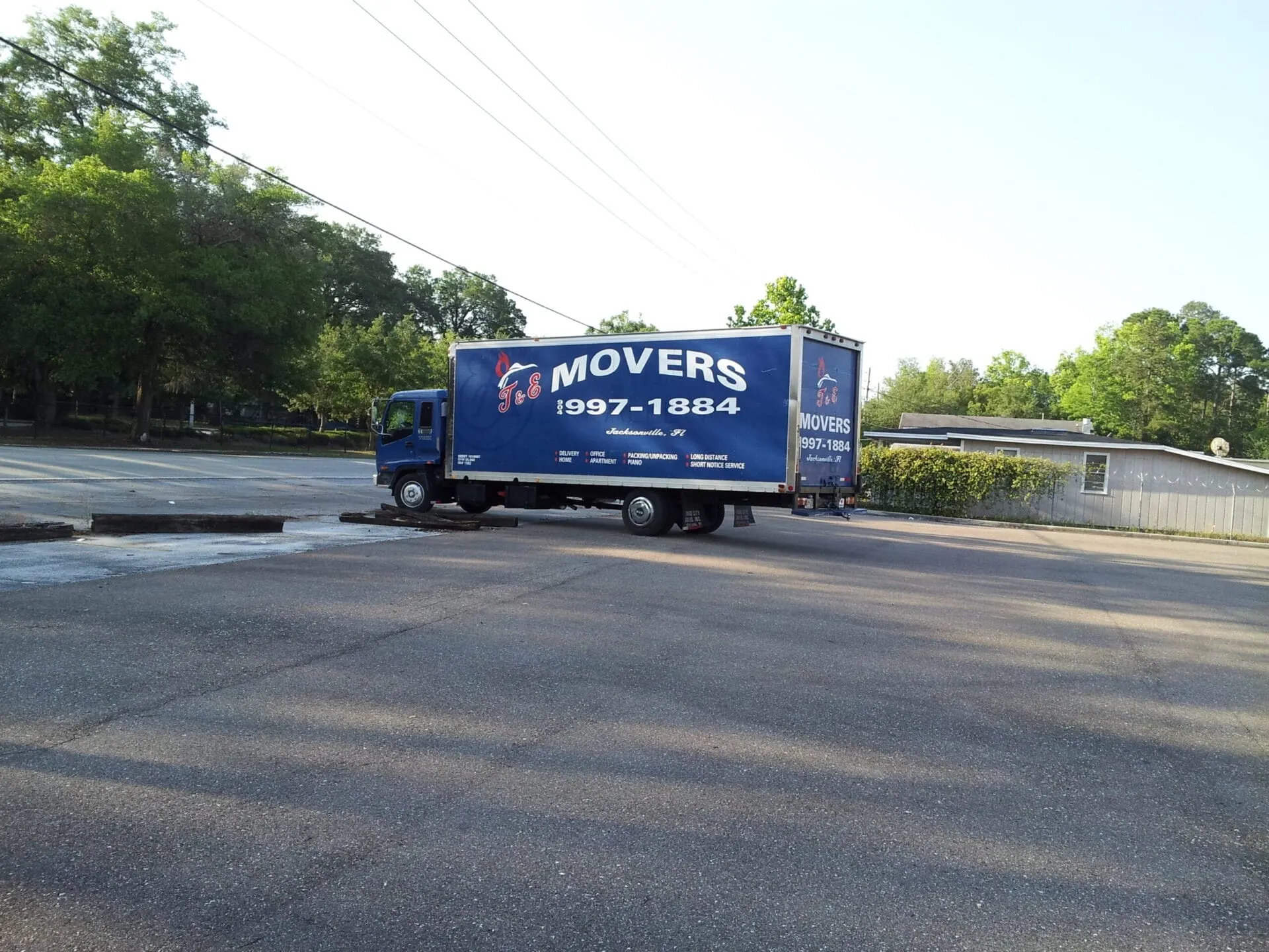 Junk removal and decluttering with T&E Moving
