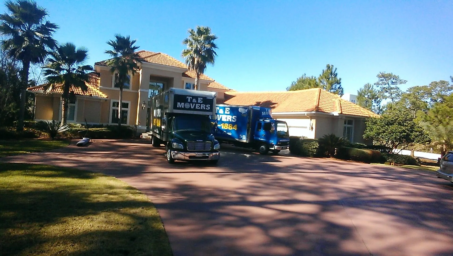 T&E Moving truck serving Jacksonville, FL